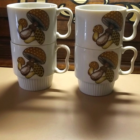 Vintage Retro 70's Stackable Mushroom cup set